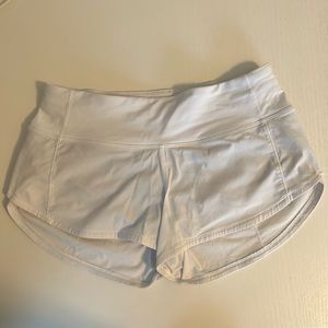 Speed Up Low-Rise 2.5” Size 2 White Lululemon Shorts